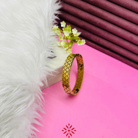 Quatrefoil Bangle