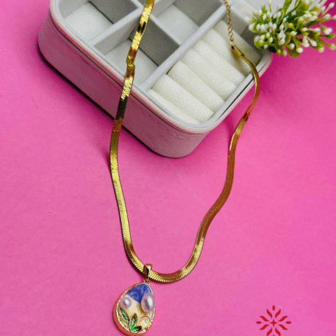 Pearl with leaf chain