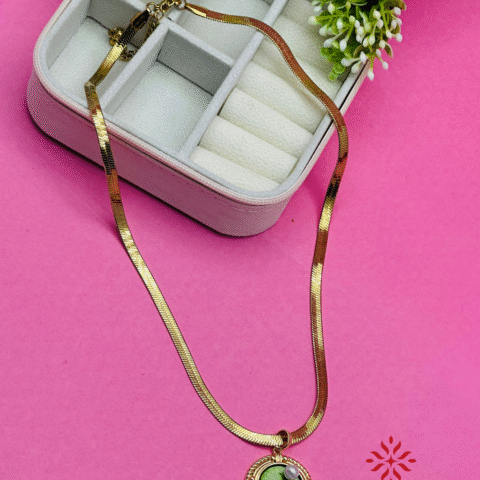 Green urban pearl chain