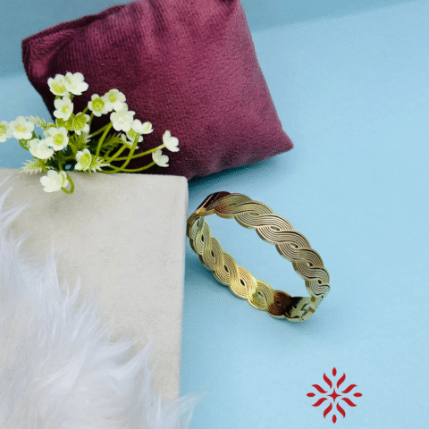 Off Gold Bangle