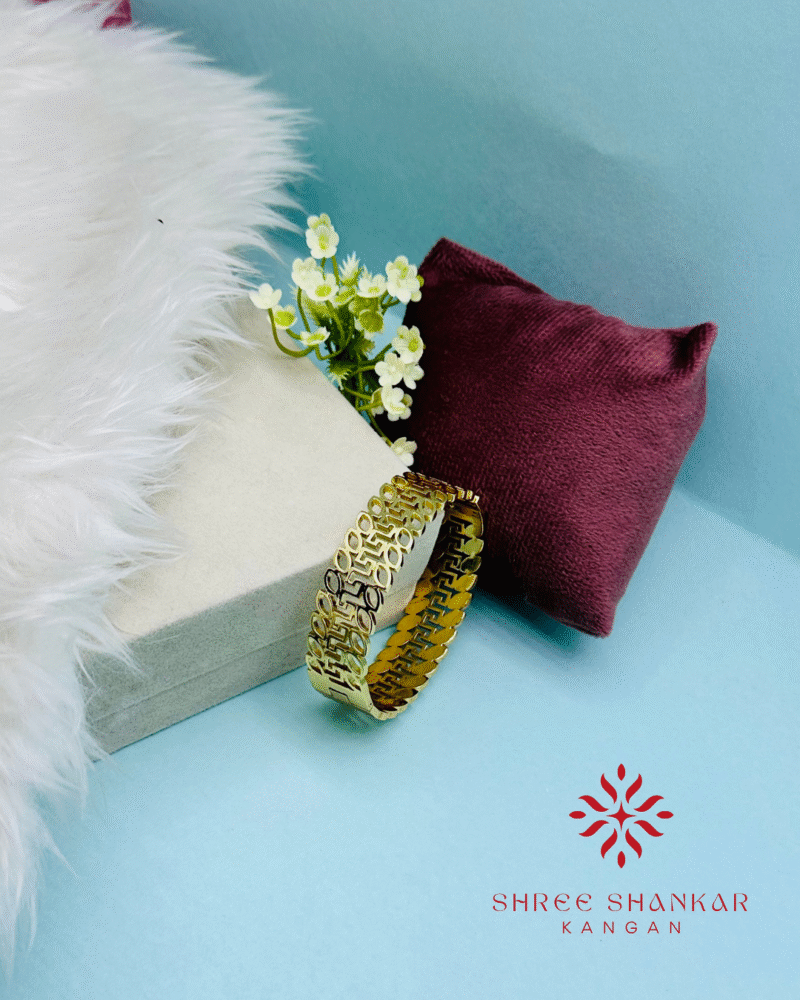 Corner Leaf Bangle