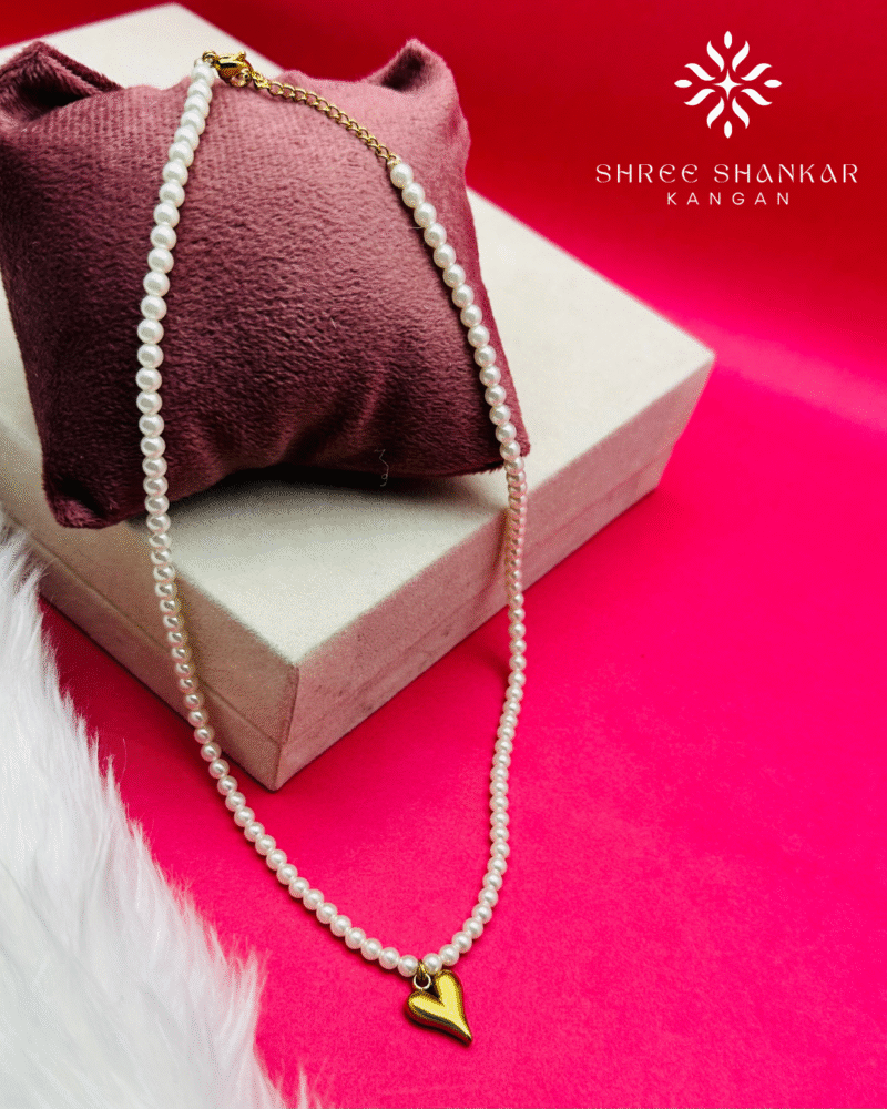 Heart Pearl Choker