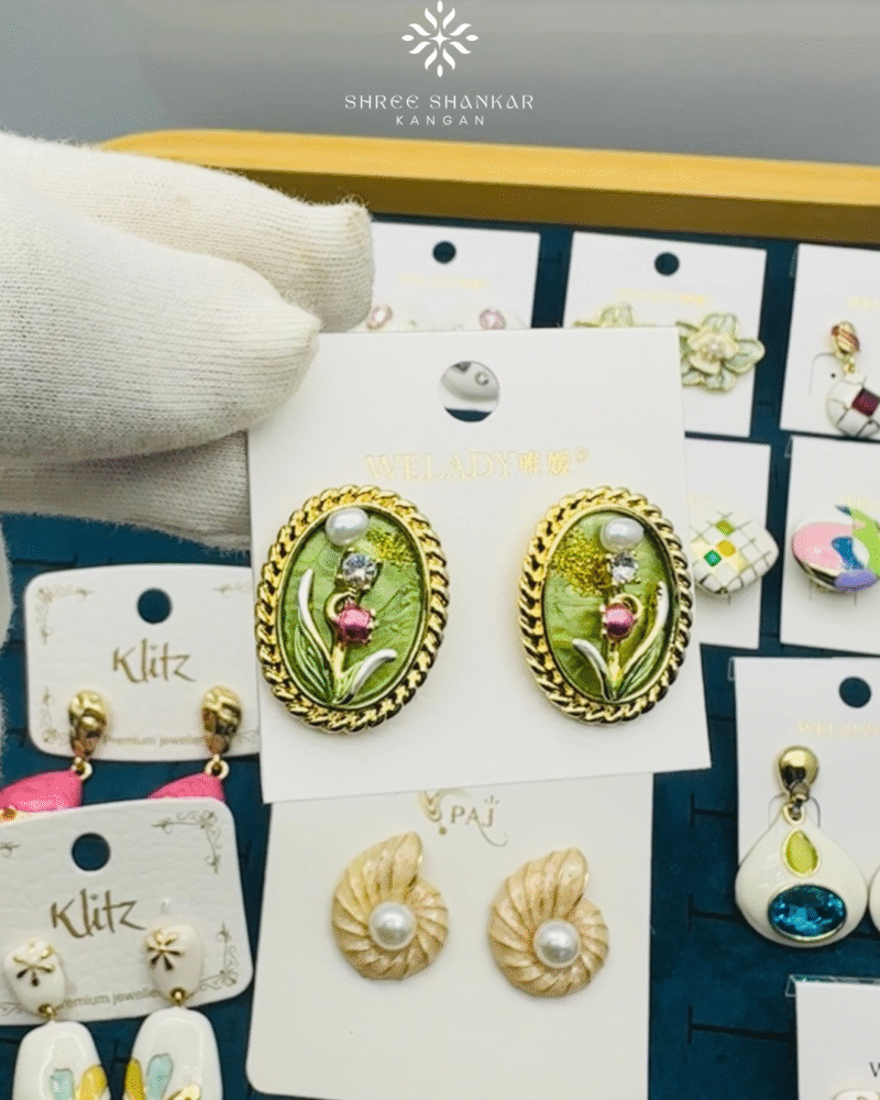 Oval Green Earrings
